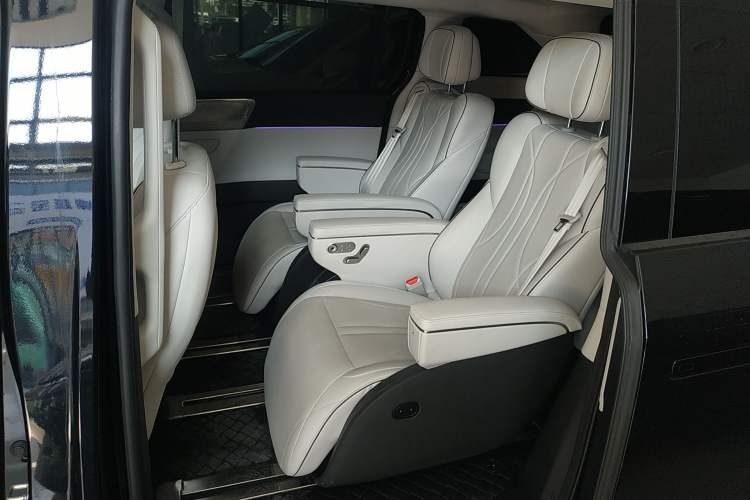 Used XPeng X9 2024 640 All-Wheel Drive High-Performance Max
