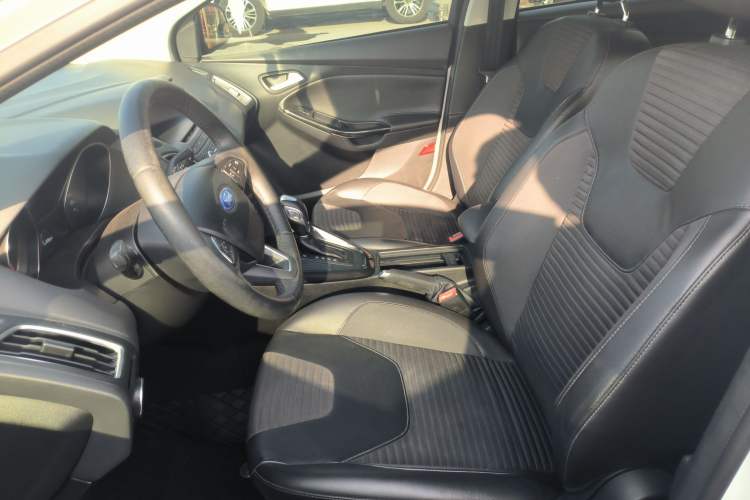 Used Ford Focus 2015 Hatchback 1.6L Automatic Fashion Edition