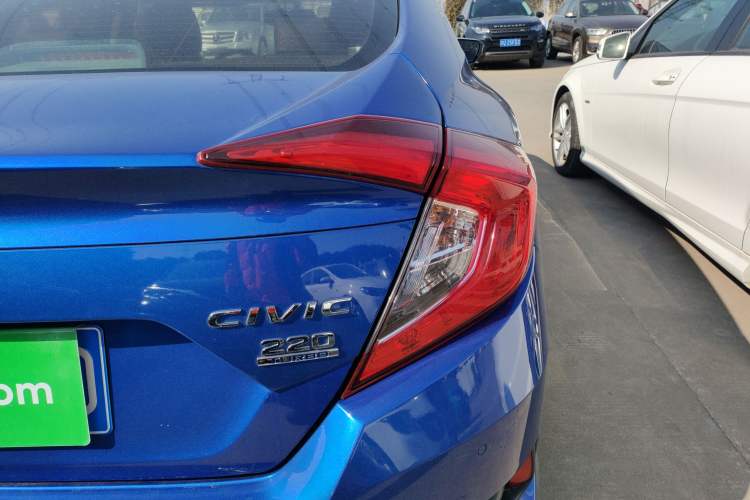 Used Honda Civic 2016 220TURBO CVT Luxury Edition
