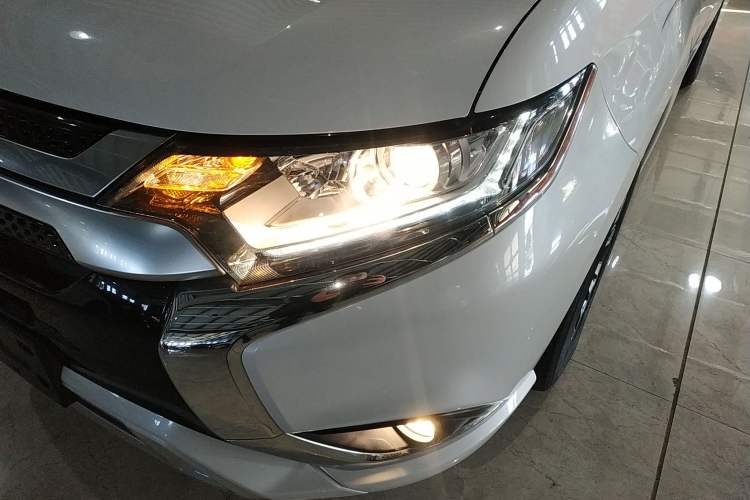 Used Mitsubishi Outlander 2021 Revised Version 2.0L Two-Wheel Drive Enjoyment Edition 5 Seats
