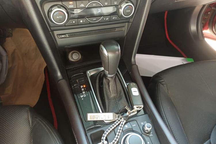 Used Mazda Mazda 3 Axela 2017 Hatchback 2.0L Automatic Sport Model China V Emission Standard
