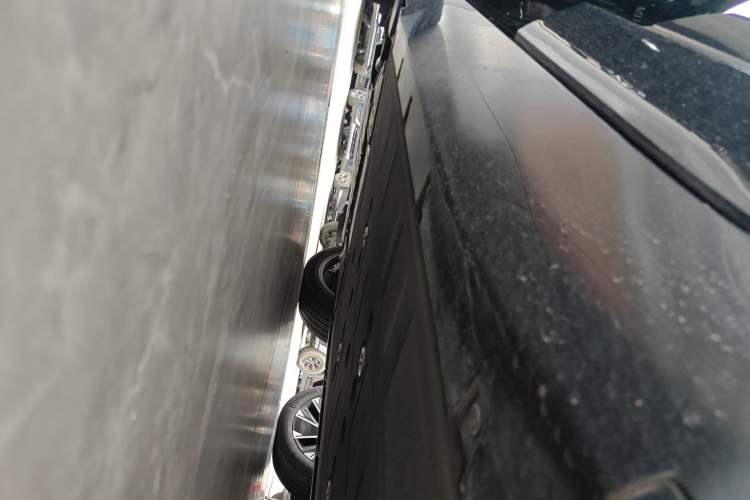 Used  11 2024 630 Rear-Wheel Drive Edition with Three Lasers
