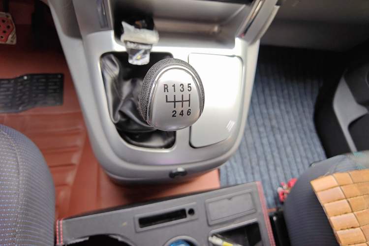 Used Foton Scenic G5 2021 2.0T Diesel Commercial Version 6-Seater Multi-Purpose Passenger Vehicle 4F20TC3
