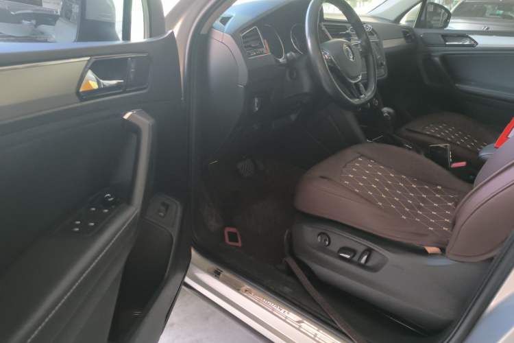 Used Volkswagen Tiguan L 2017 380TSI Automatic All-Wheel-Drive Luxury Edition