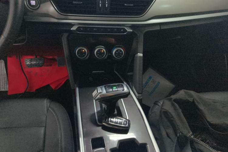 Used Haval H6 2021 Sport Edition 1.5T Automatic Elite Smart Connectivity Model with Hexagonal Grille
