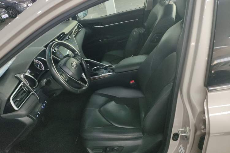 Used Toyota Camry 2019 2.5G Luxury Edition China VI Standard
