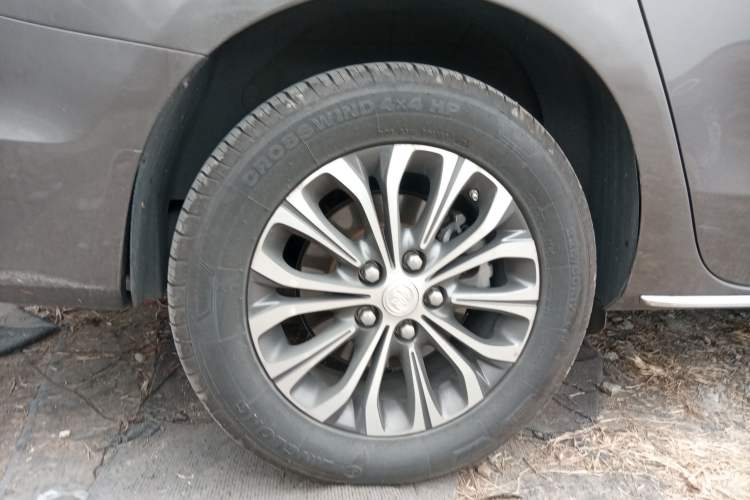 Used Buick GL8 2023 Land Executive Class Comfort Model
