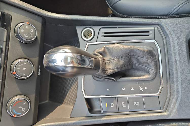 Used Volkswagen Lavida 2019 1.5L Automatic Comfort Edition China VI Standard