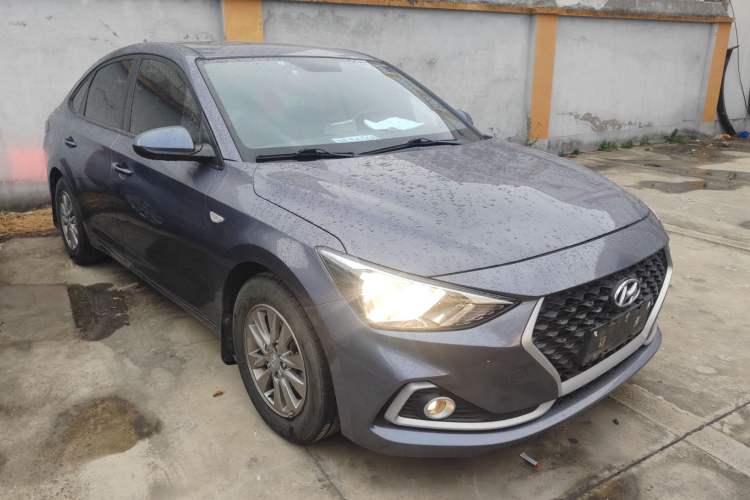 Used Hyundai Celesta 2017 1.6L Automatic Enjoyment Version GLS