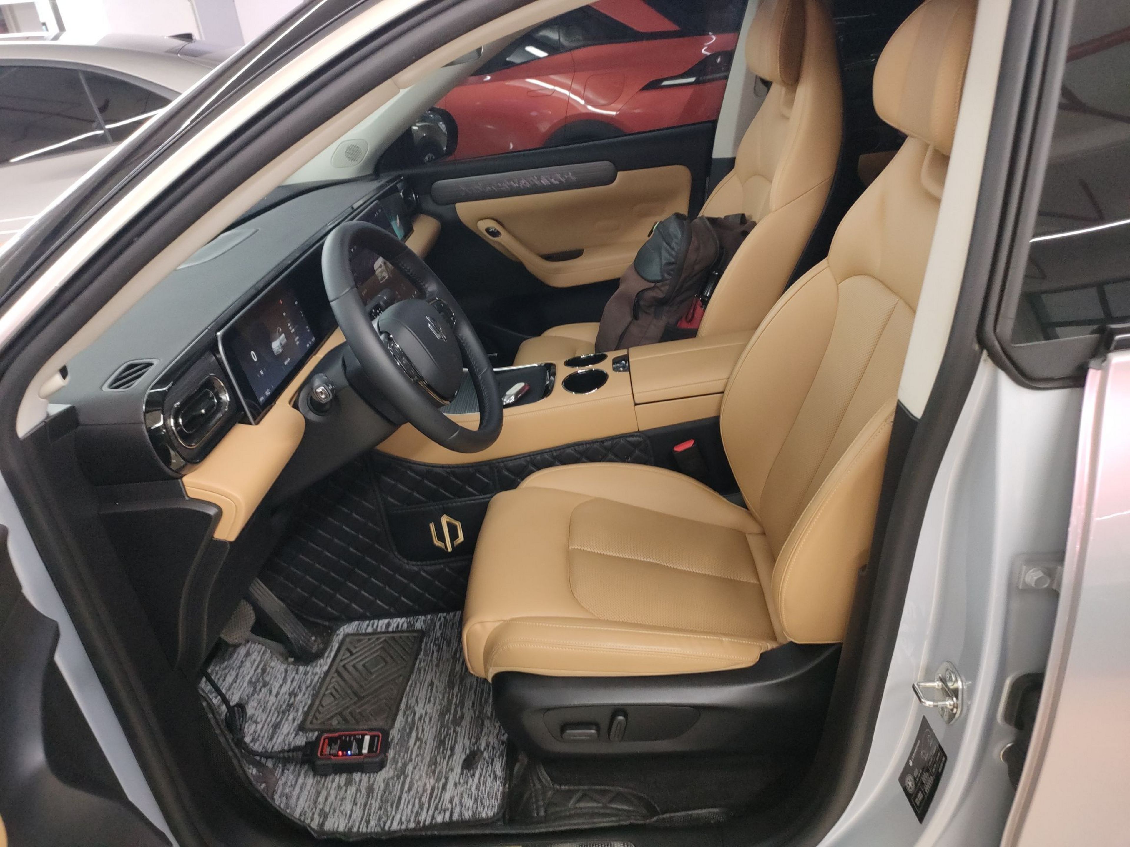 Переднее сиденье в автомобиле