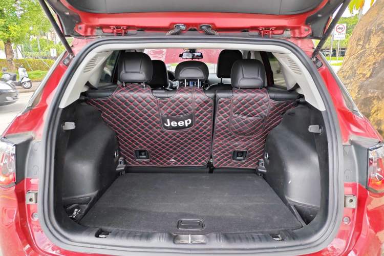 Used  Compass 2017 200T Automatic Enjoyment Version
