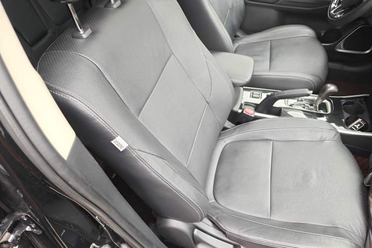 Used Mitsubishi Outlander 2018 2.0L Two-Wheel Drive Glory Edition 5 Seats