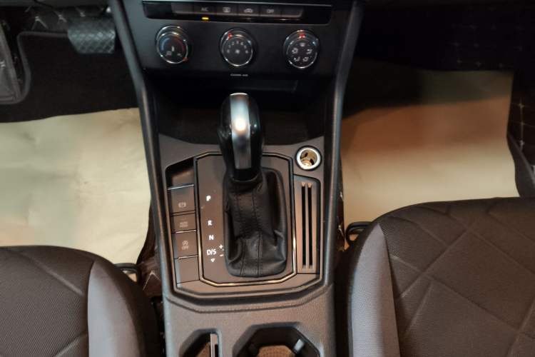 Used Volkswagen Lavida 2023 Revised 1.5L Automatic DeYi Edition