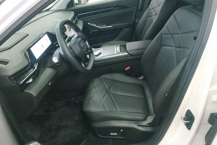 Used  L6 2024 125km PLUS Dragon Edition
