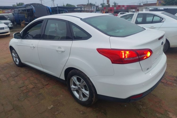 Used Ford Focus 2015 Sedan 1.6L Automatic Comfort Model
