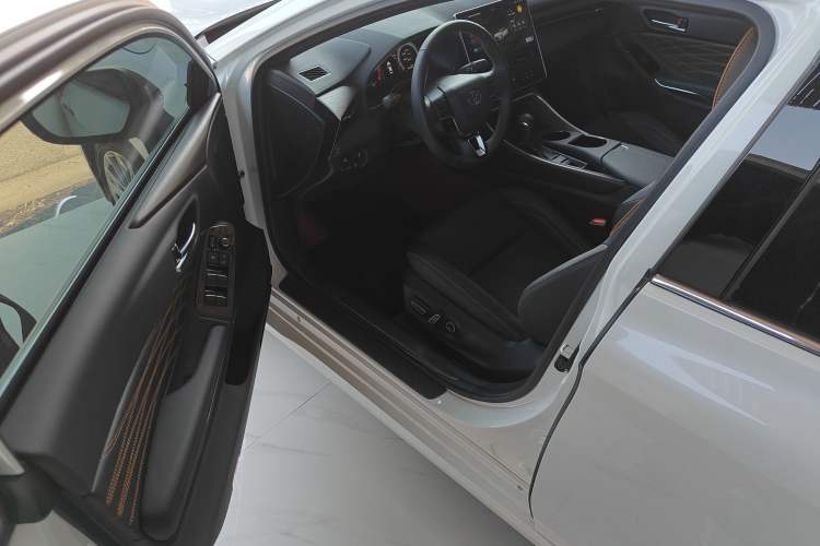 Used Toyota Avalon 2024 2.0L Luxury Edition
