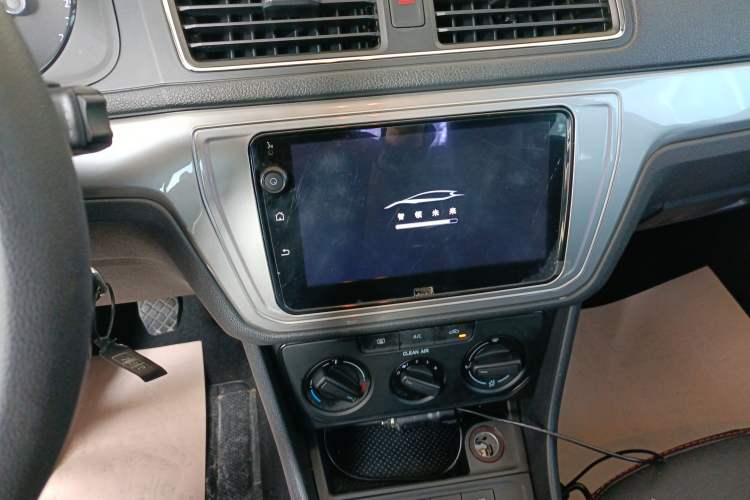 Used Volkswagen Lavida 2017 1.6L Manual Fashion Edition
