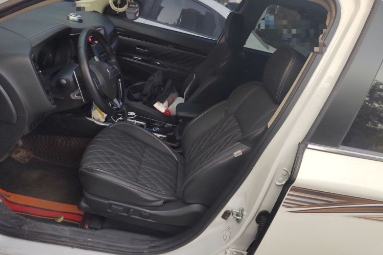 Used Mitsubishi Outlander 2021 2.4L 4x4 Zhi Xiang Edition 7 Seats