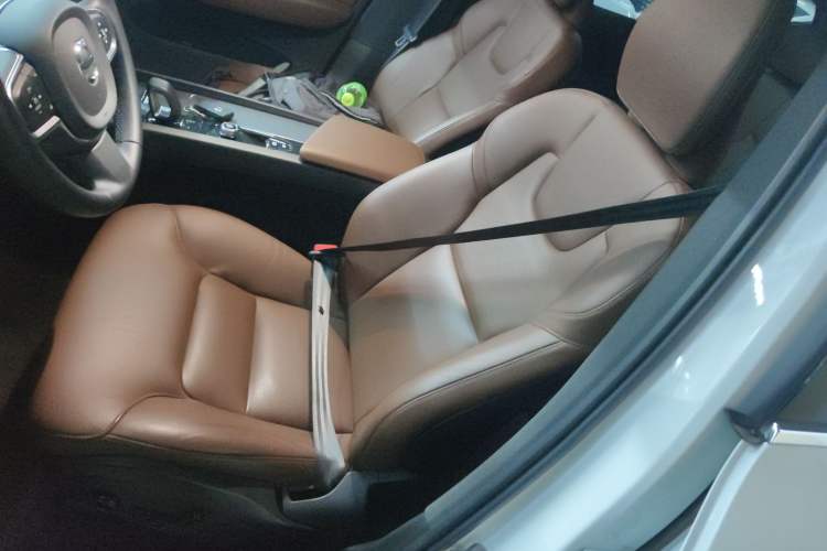 Used Volvo XC60 2024 B5 4x4 Smart Luxury Edition