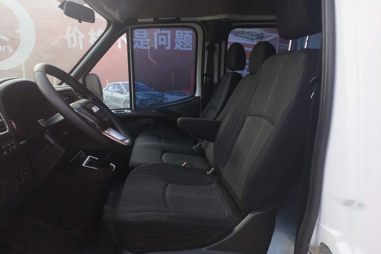 Used JMC Transit 2021 2.8T Space King Taurus Short Wheelbase Mid-Height 6-Seater Diesel Euro VI JX493
