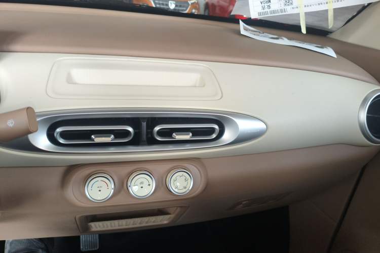 Used Wuling Hongguang MINIEV 2025 Four-Door Version Advanced Edition
