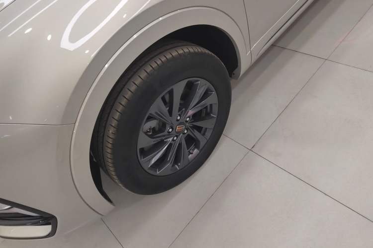 Used Hongqi HS5 2023 2.0T Qixiang Pro Edition
