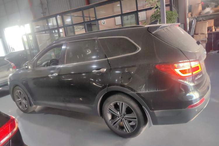 Used Hyundai Grand SantaFe 2013 3.0L 7-seat Four-Wheel-Drive Luxury Edition