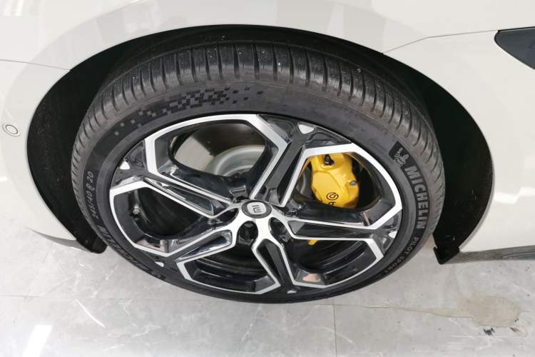 Used  SU7 2024 Rear-Drive Ultra-Long Range Advanced Pro-Level Intelligent Driving Version
