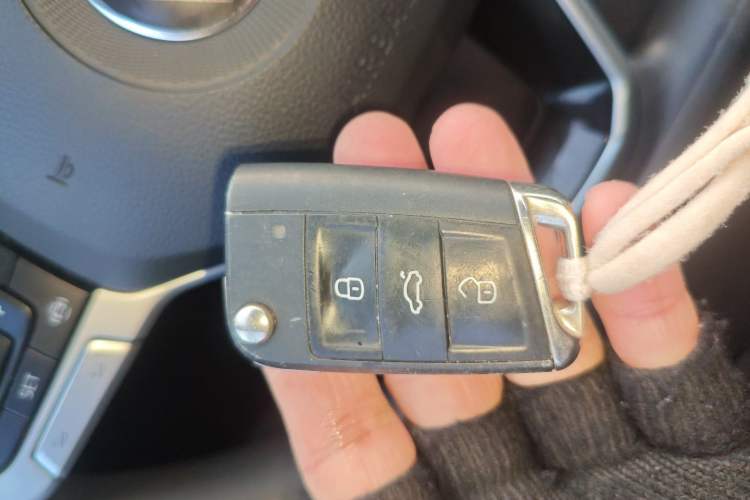 Used Volkswagen Tacqua 2021 200TSI DSG JoyConnect Edition