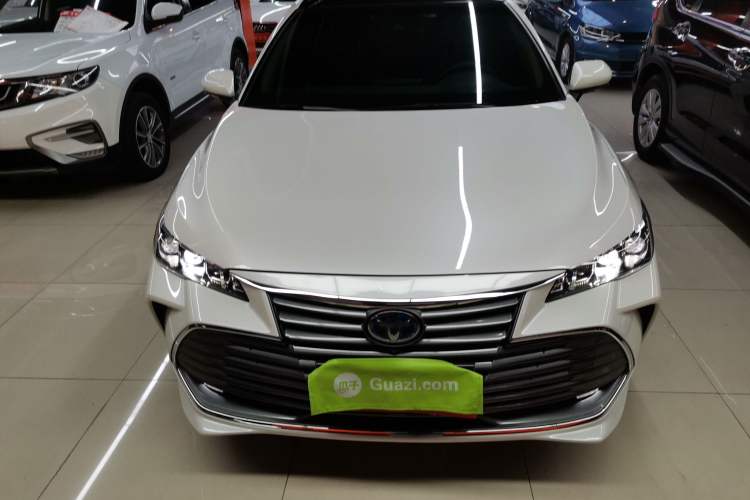 Used Toyota Avalon 2019 Dual-Engine 2.5L XLE Prestige Version China VI Standard