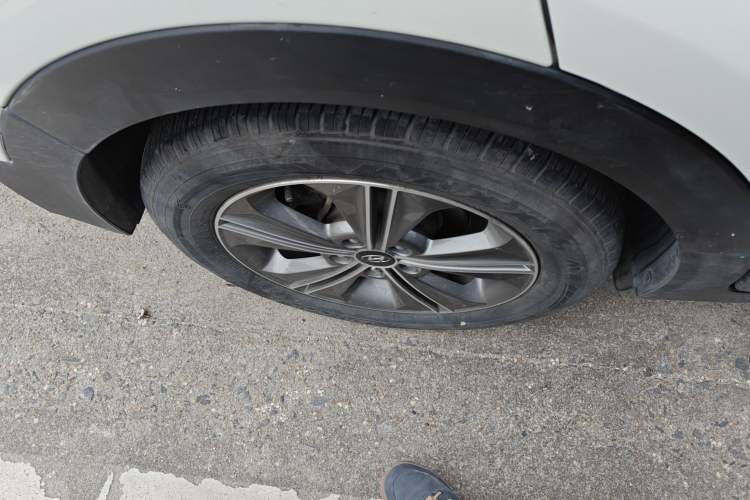 Used Hyundai ix25 2015 1.6L Automatic Two-Wheel-Drive Deluxe DLX Model