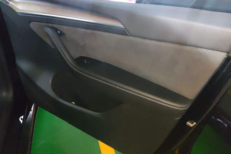 Used Tesla Model Y 2021 Standard Range Rear-Wheel Drive Version
