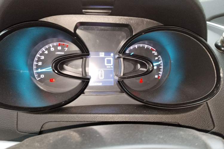 Used Dongfeng Aeolus AX7 2015 2.0L Automatic Zhiyi Trim
