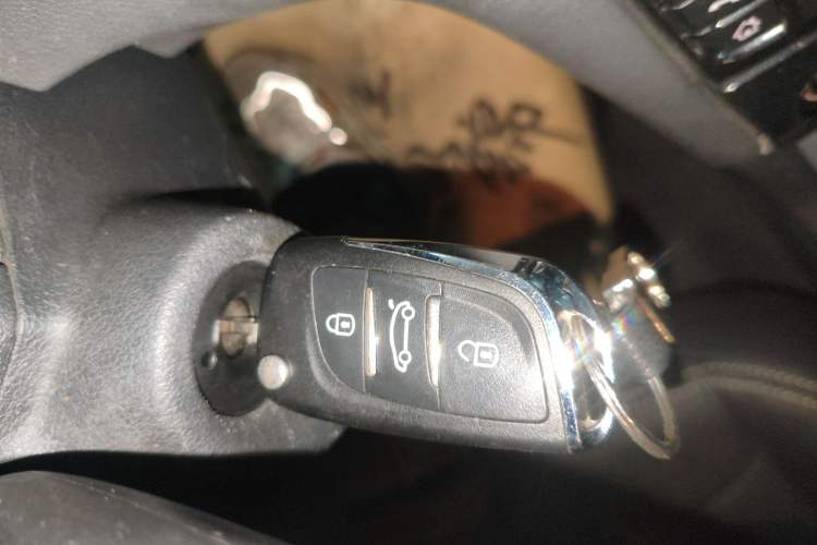 Used Peugeot 408 2013 1.6L Manual Comfort Edition