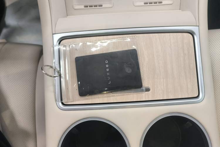 Used Hima Luxeed R7 2024 All-Electric 736 km Ultra
