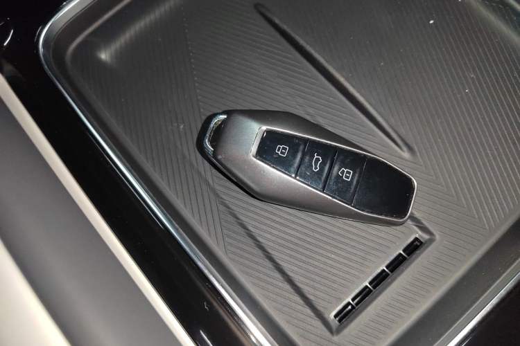 Used  03 2024 501km Two-Wheel Drive Long-Range Yuechao Edition
