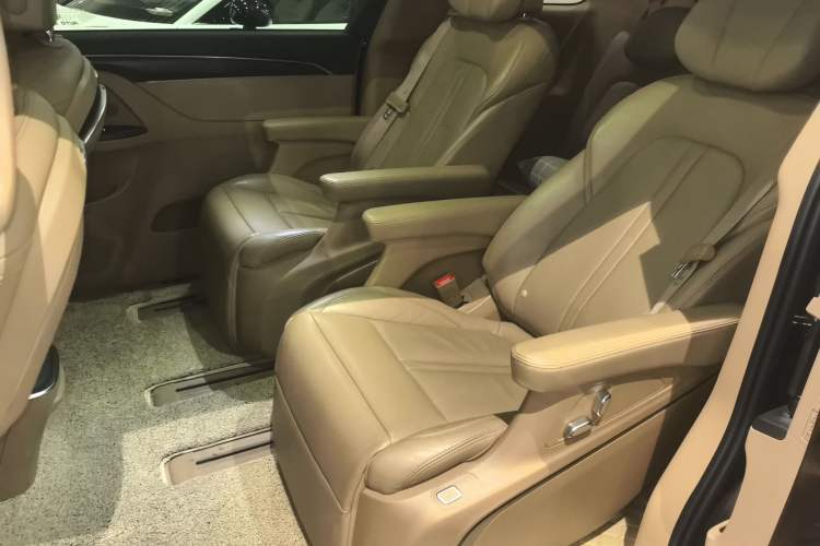 Used Buick GL8 2020 ES Land Cruiser 653T Luxury Model
