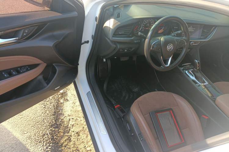 Used Buick Regal 2017 28T Luxury Edition
