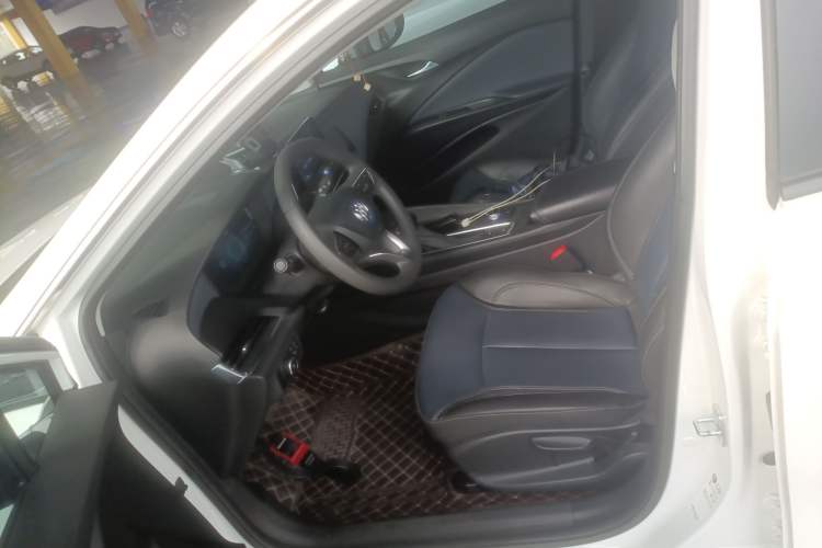 Used Buick Velite 6 2023 430km Range Commuter Version
