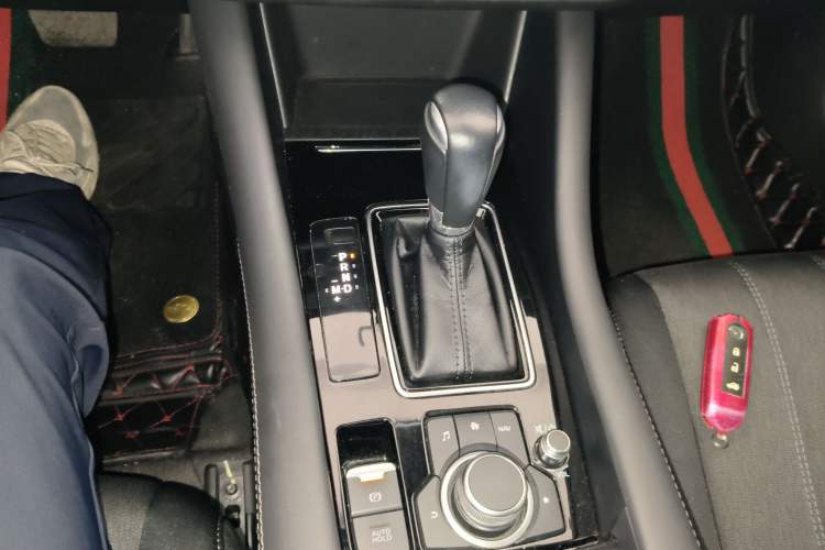 Used Mazda Atenza 2020 2.0L Blue Sky Fashion Edition
