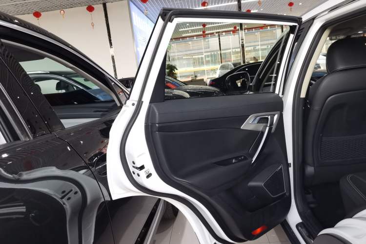 Used Geely Auto Emgrand X7 Sport 2018 1.8TD Automatic Two-Wheel Drive Smart Connect 4G Internet Edition
