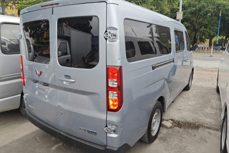 Used Wuling Yangguang 
