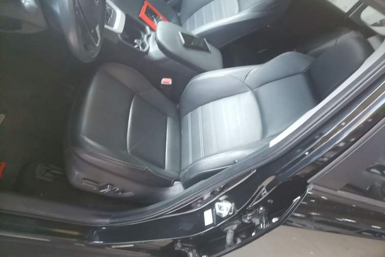 Used Toyota Wildlander 2022 2.0L CVT Two-Wheel Drive Luxury Edition
