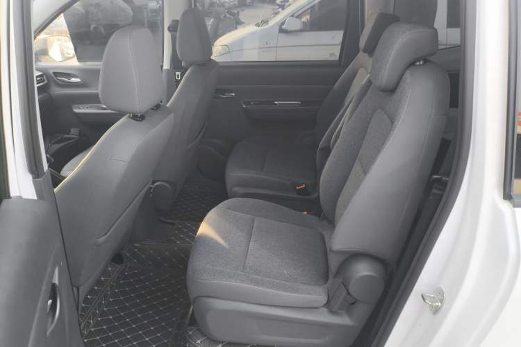 Used Wuling Hongguang New Energy 2025 Extended-Range Hybrid 50KM Comfort Version
