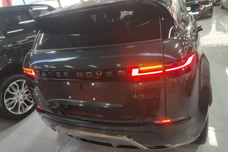 Used Land Rover Range Rover Evoque 2024 Aurora L 249 PS Prestige Light-Chasing Edition
