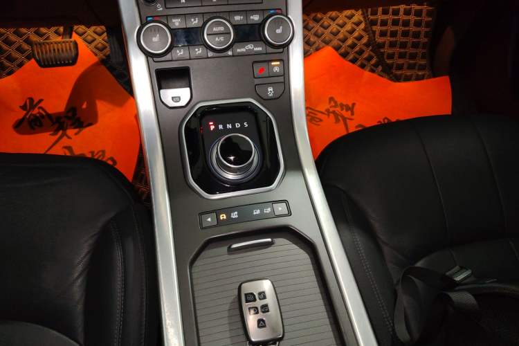 Used Land Rover Range Rover Evoque 2016 2.0T SE Smart Glow Edition
