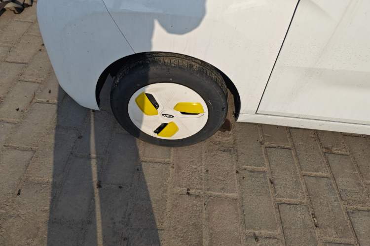 Used Chery QQ Ice Cream 2022 170km Sundae Phosphate Lithium-Ion