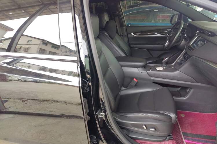 Used Cadillac XT5 2018 28E Four-Wheel Drive Tech Version
