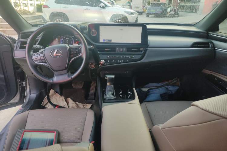 Used Lexus ES 2022 200 Excellence Edition
