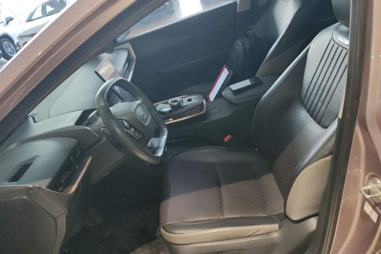 Used Toyota bZ3 2023 616 km Long-Range Premium
